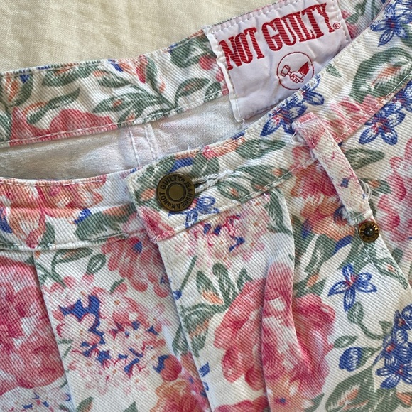 Vintage Floral Cottage Denim Shorts - Picture 3 of 3